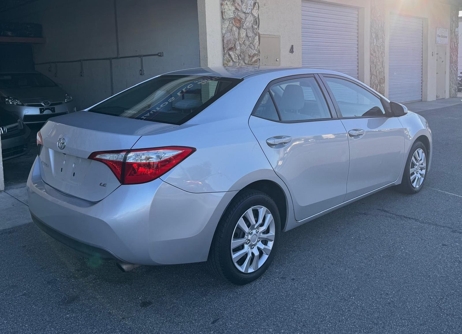 2016 Toyota Corolla LE - Imagen 4