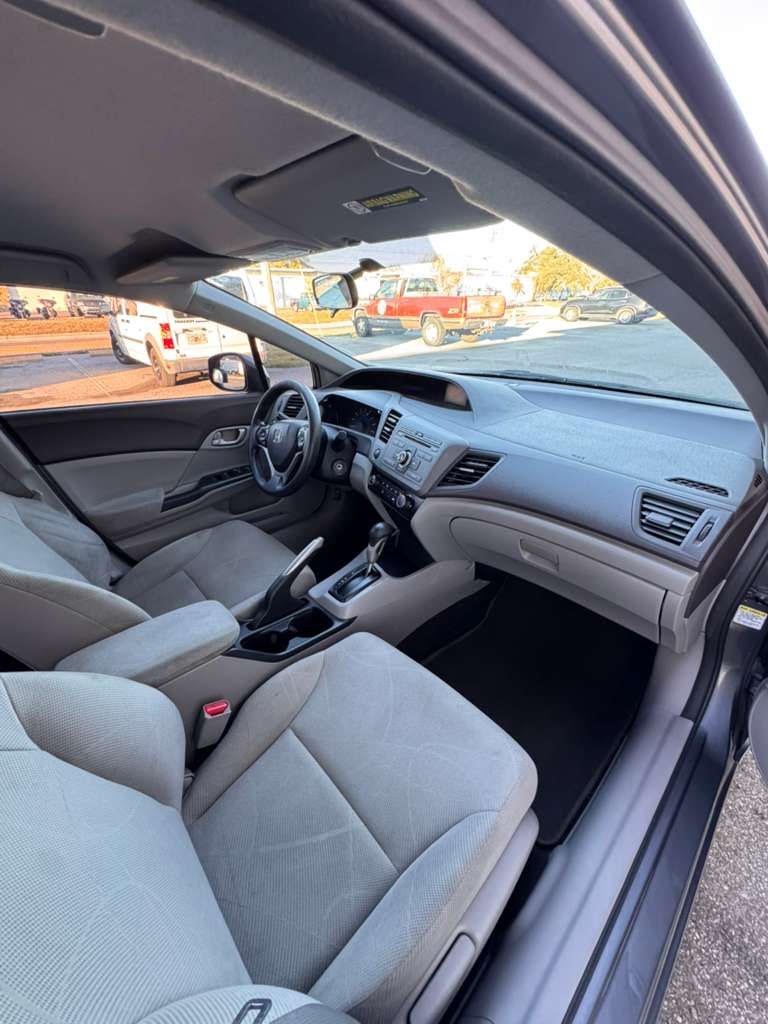 2016 Toyota Corolla LE - Imagen 3